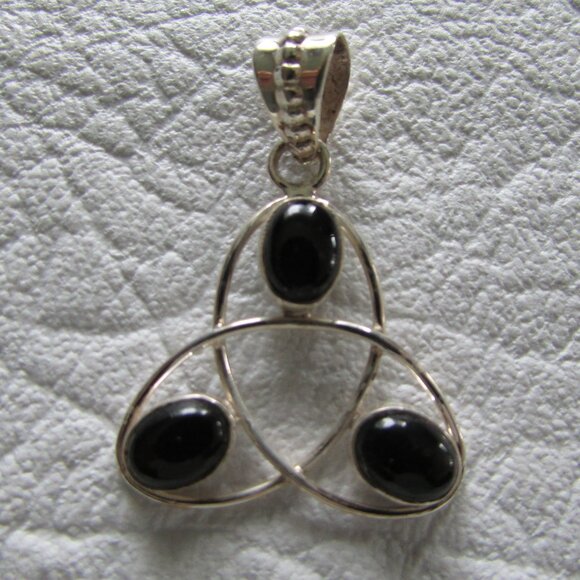 Black Onyx 925 Silver Tri-Circle Pendant - Picture 3 of 4